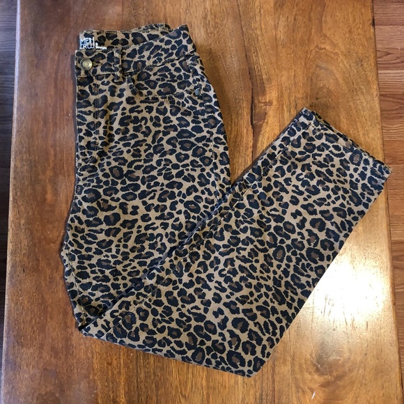 Leopard Straight Leg Jeans Size 8 Time and Tru - Picture 2 of 9